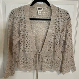 Women’s Large Cropped Cardigan, front tie with flowy long sleeves. Tan/Cream